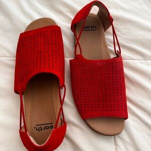 Earth Alder Abra Spicy Red Slip On Sandals 8.5 Wide Comfort Walking Shoes EUC